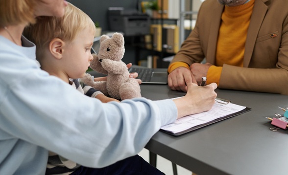 Protection de l'enfance&nbsp;: des "repères" pour la désinstitutionnalisation des parcours