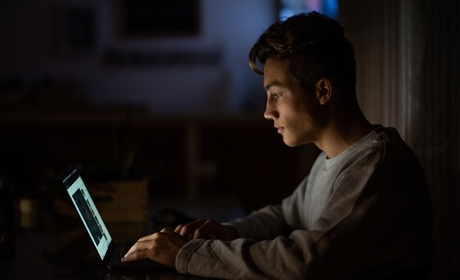 Masculinisme&nbsp;: les missions locales face à des discours qui gagnent du terrain chez les jeunes