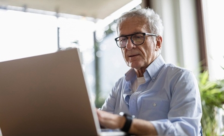 À quel âge est-on considéré comme senior au travail&nbsp;?